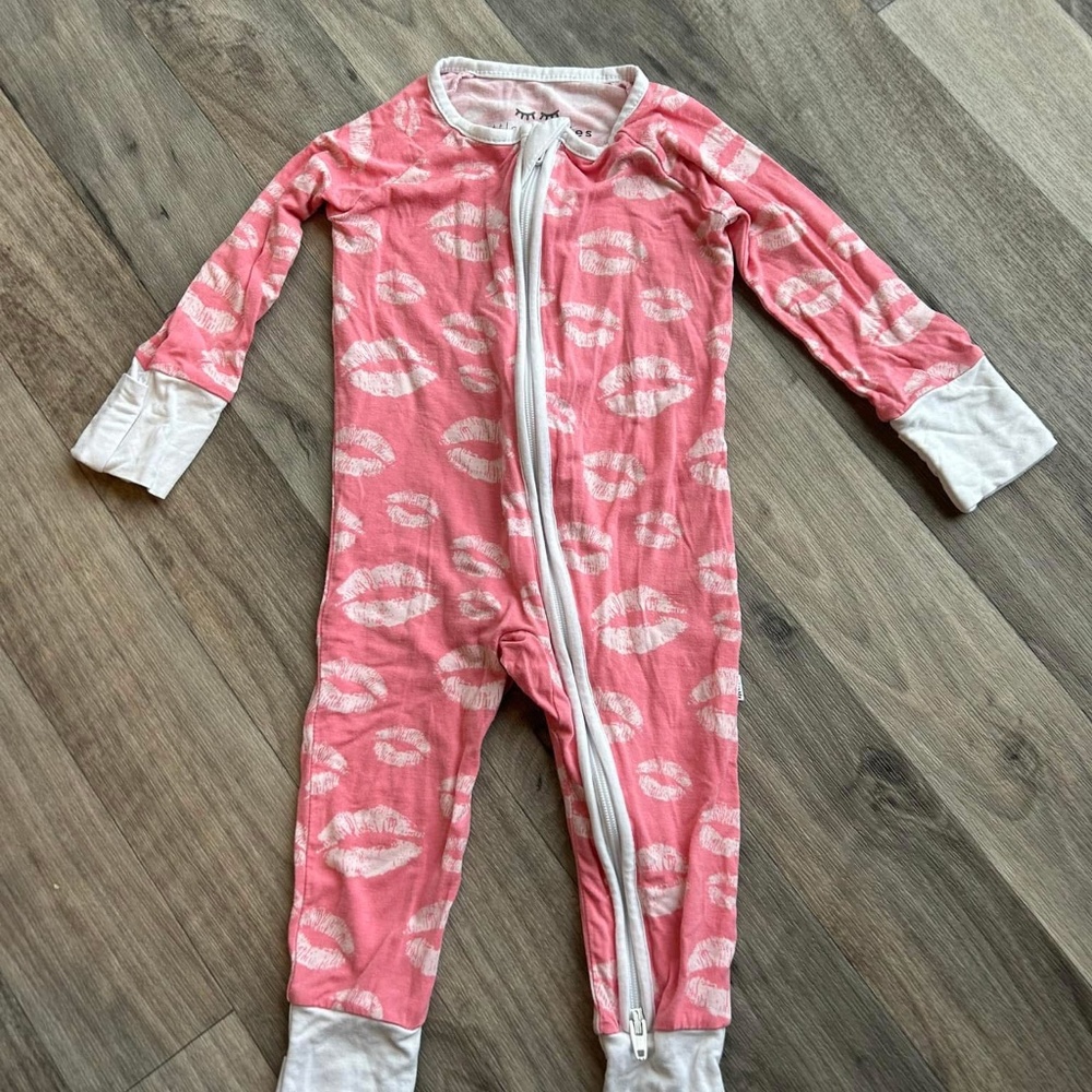 Little Sleepies kisses